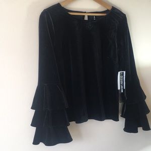 DESIGN LAB | Black Velvet Bell Sleeve Top
